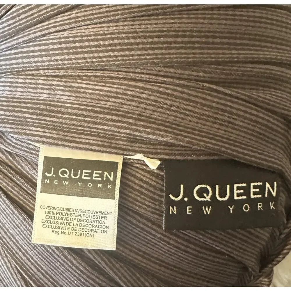 J. Queen New York Bohemia 2 Round Tufted 15